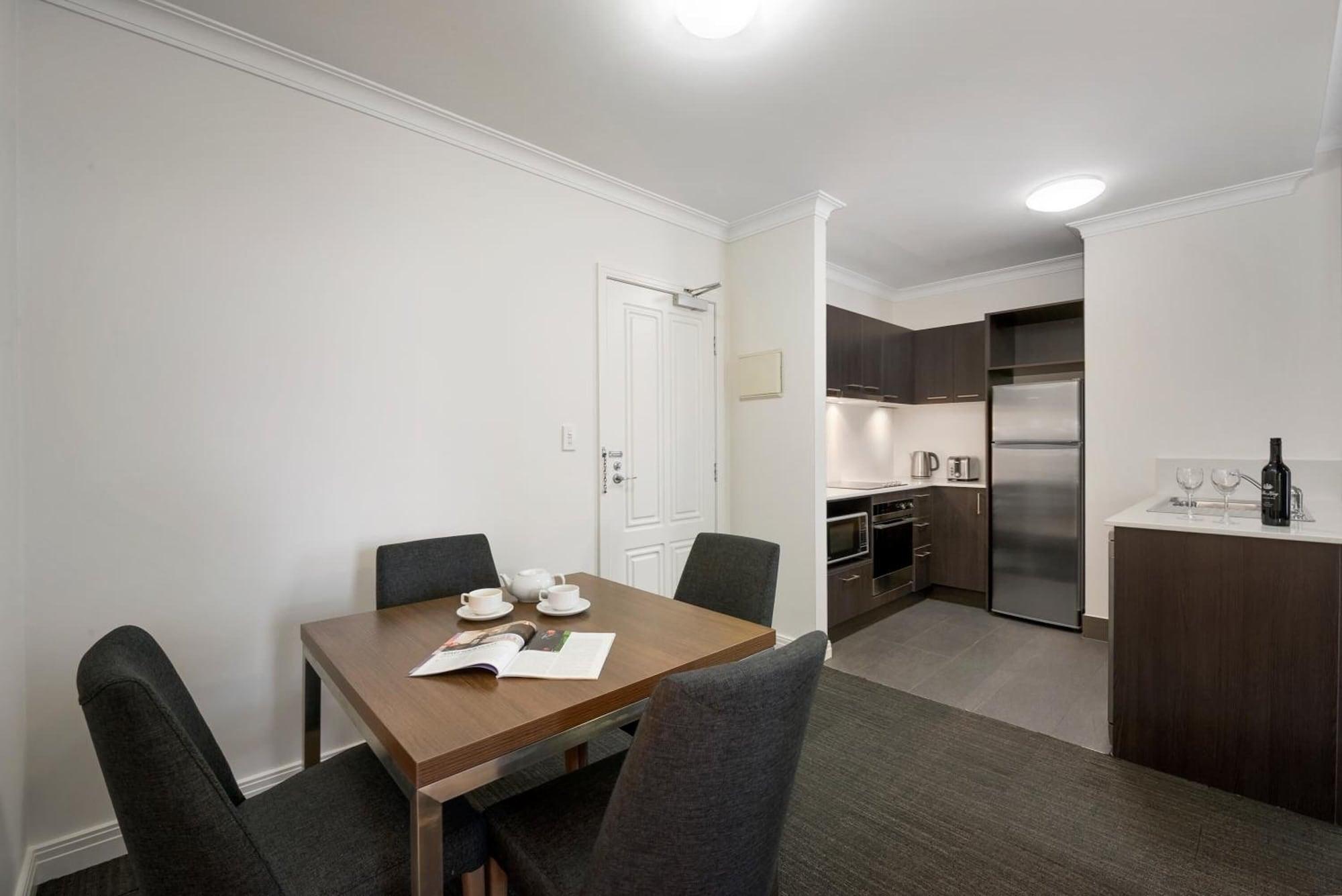 Quest Dandenong Aparthotel Exterior foto