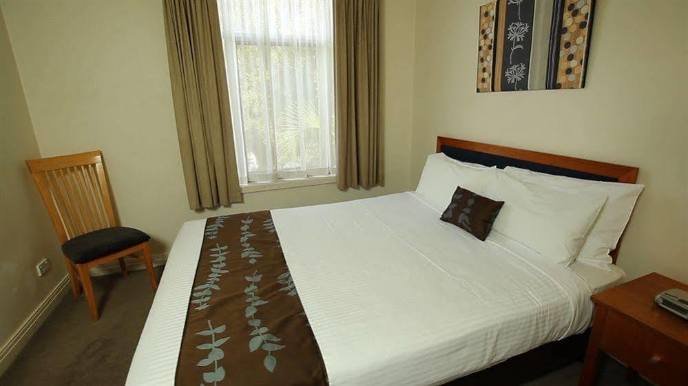 Quest Dandenong Aparthotel Exterior foto
