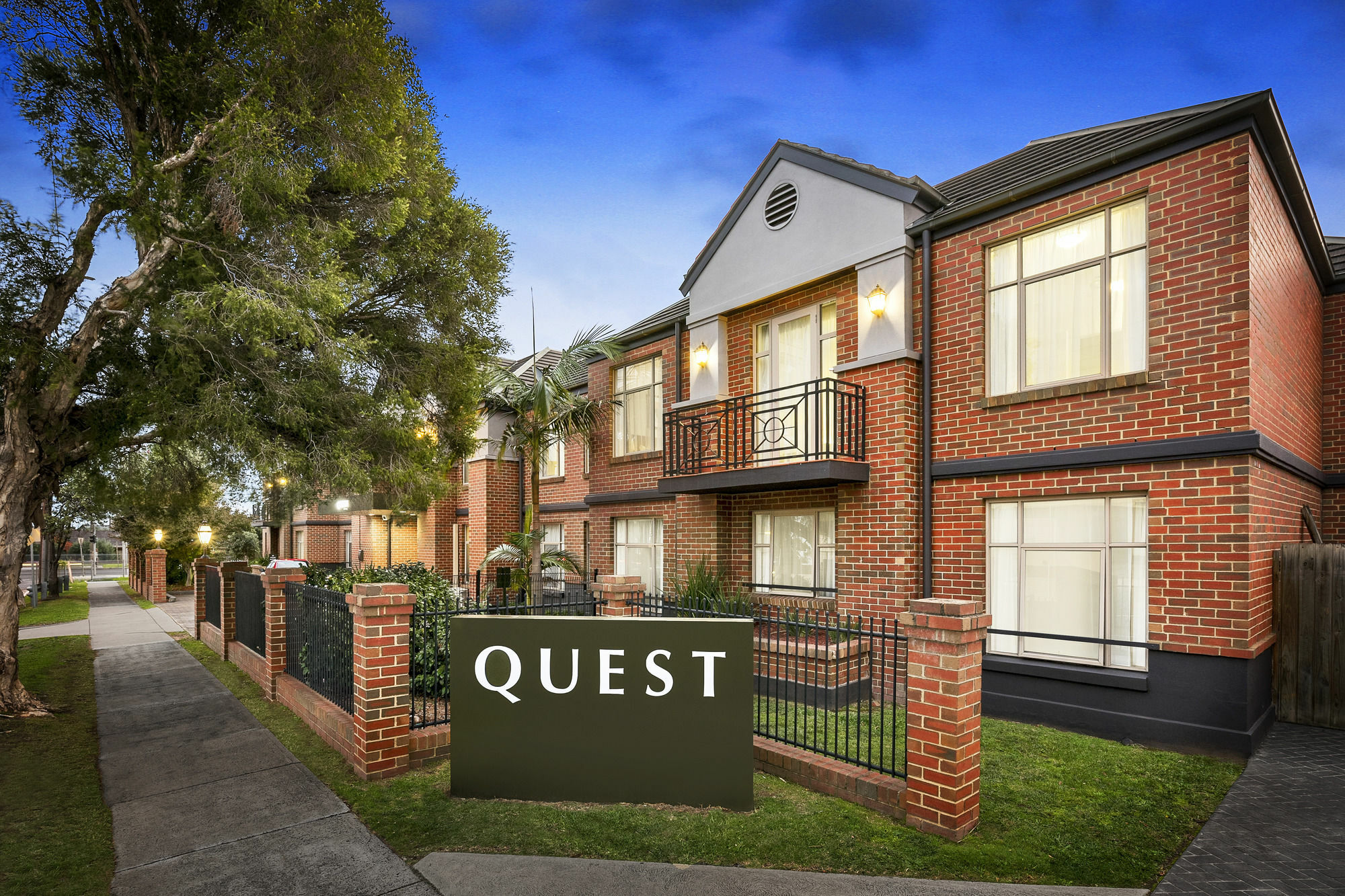 Quest Dandenong Aparthotel Exterior foto